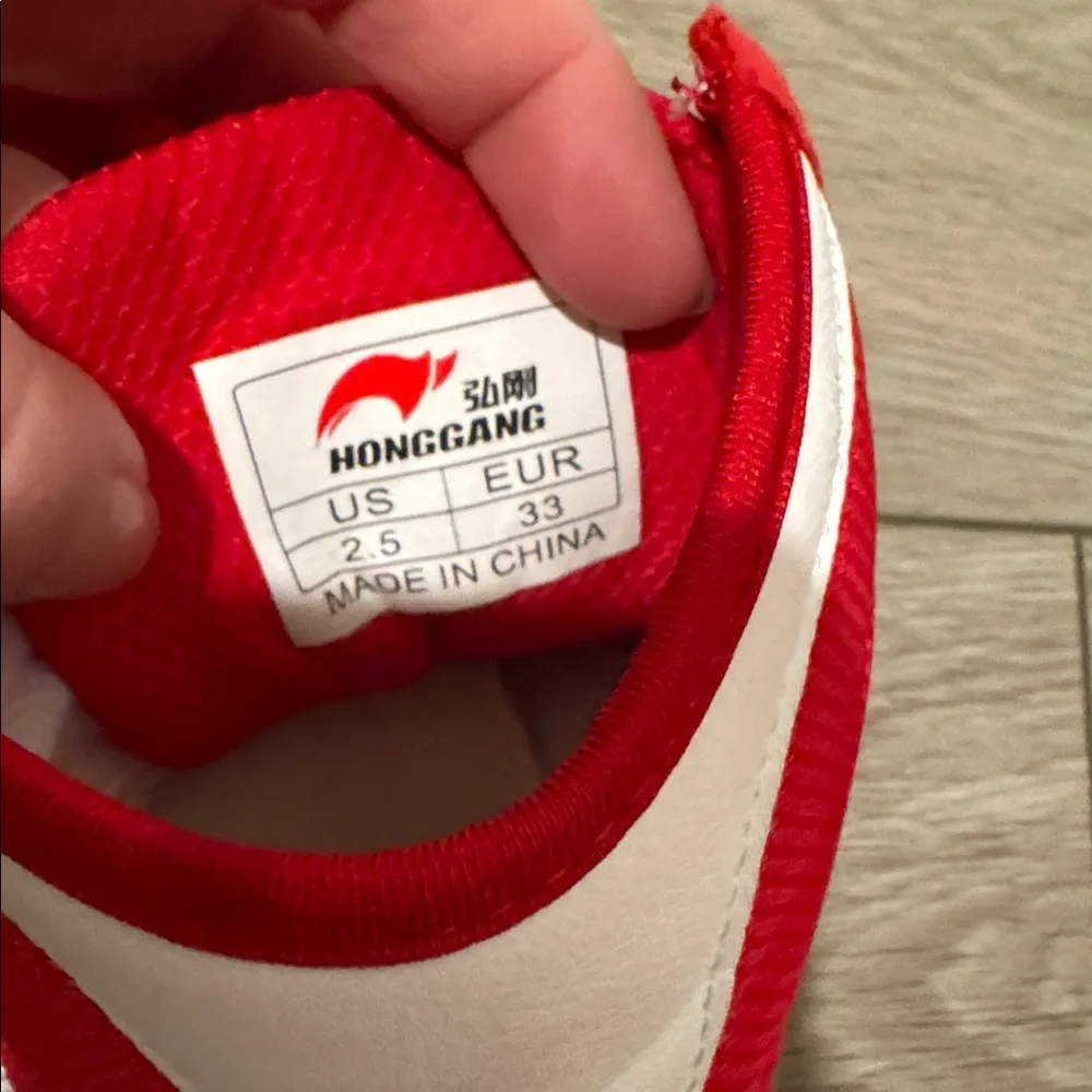 Red Youth Wrestling Shoes - Picture 2 of 3